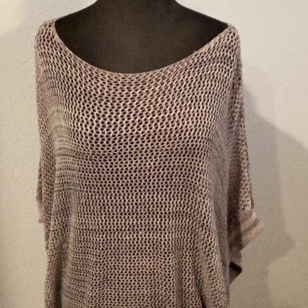Rubbish knit sweater size M/L in two tone gre